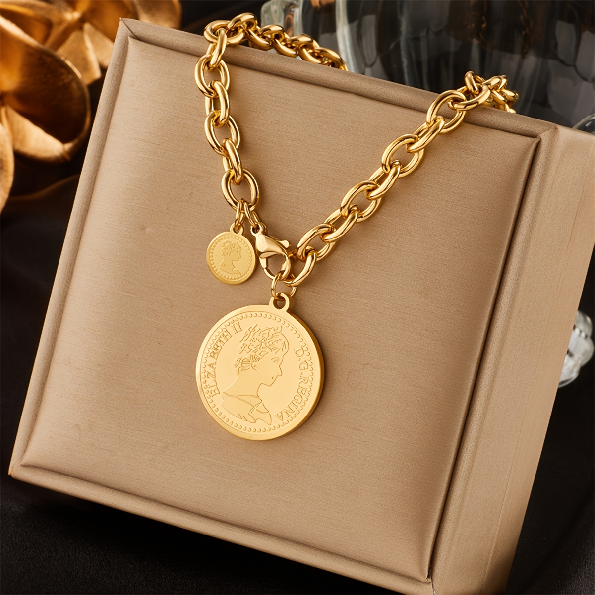 18K Gold-Plated Thick Chain Portrait Round Pendant Necklace